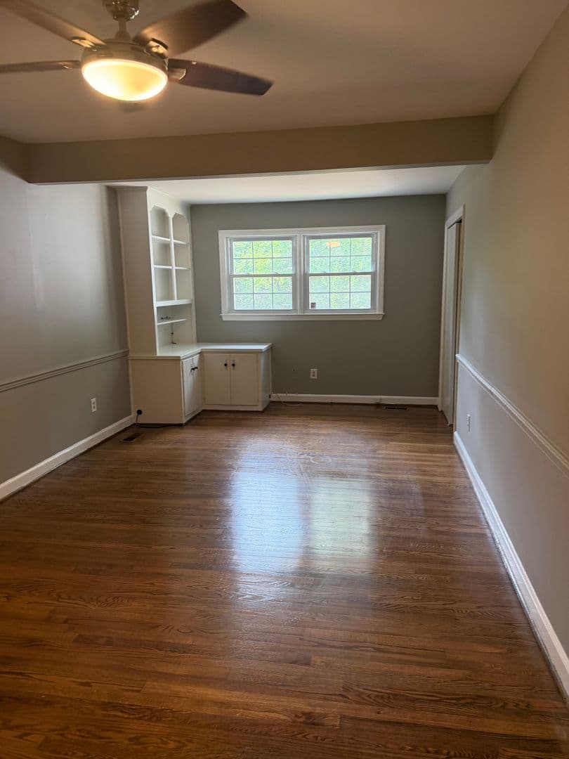 Fayetteville House: 2515 Fort Bragg Road