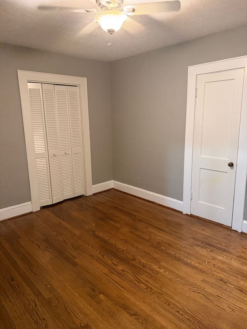 Fayetteville House: 2515 Fort Bragg Road
