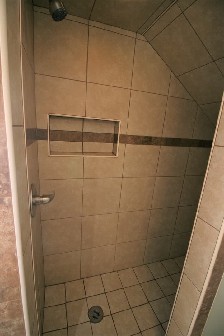 Fayetteville House: 2515 Fort Bragg Road
