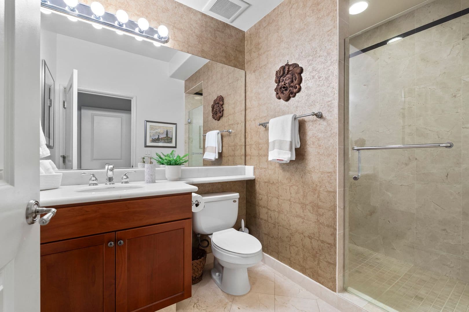 Honolulu Apartment: 343 Hobron Lane L103
