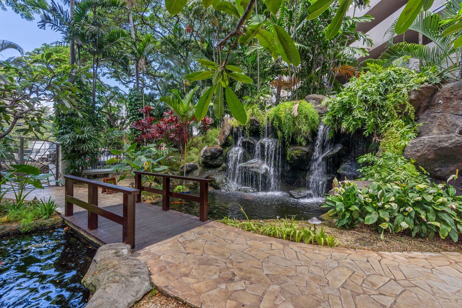 Honolulu Apartment: 343 Hobron Lane L103