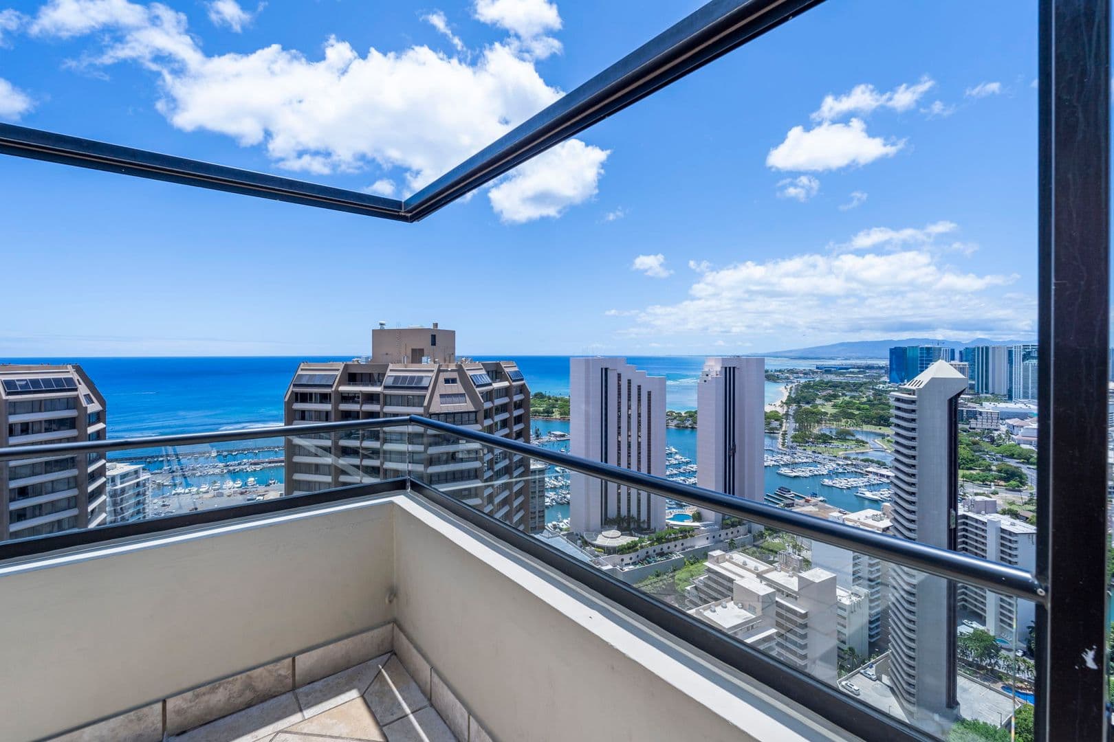 Honolulu Apartment: 343 Hobron Lane L103