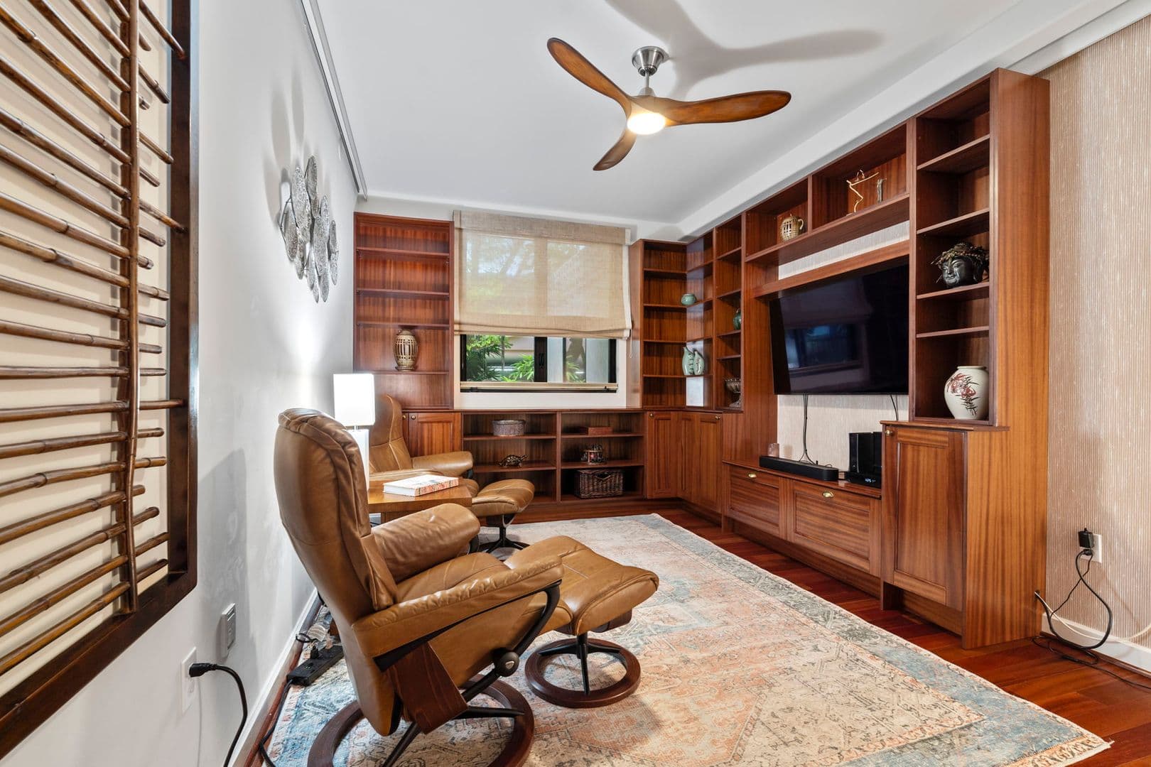 Honolulu Apartment: 343 Hobron Lane L103
