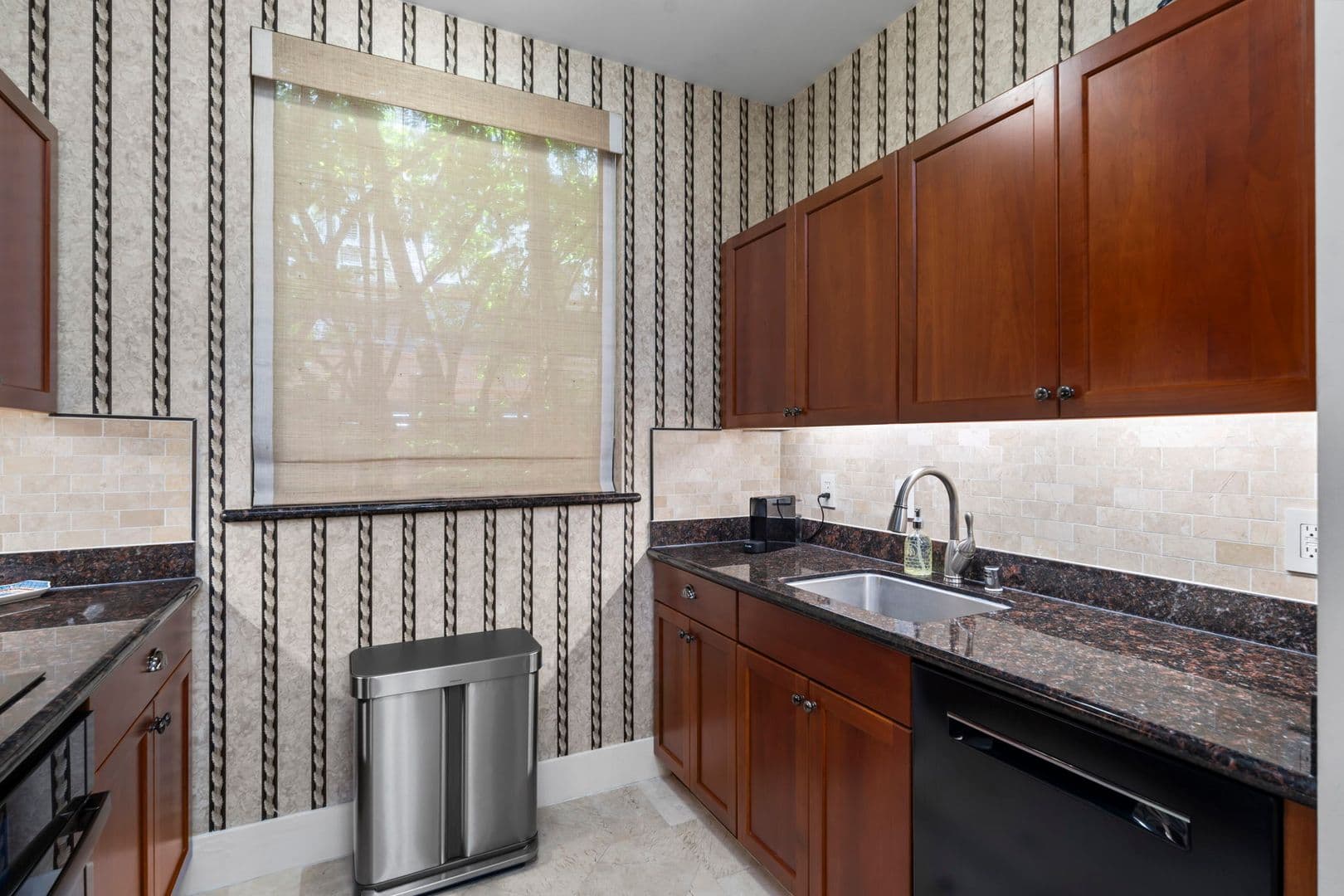 Honolulu Apartment: 343 Hobron Lane L103