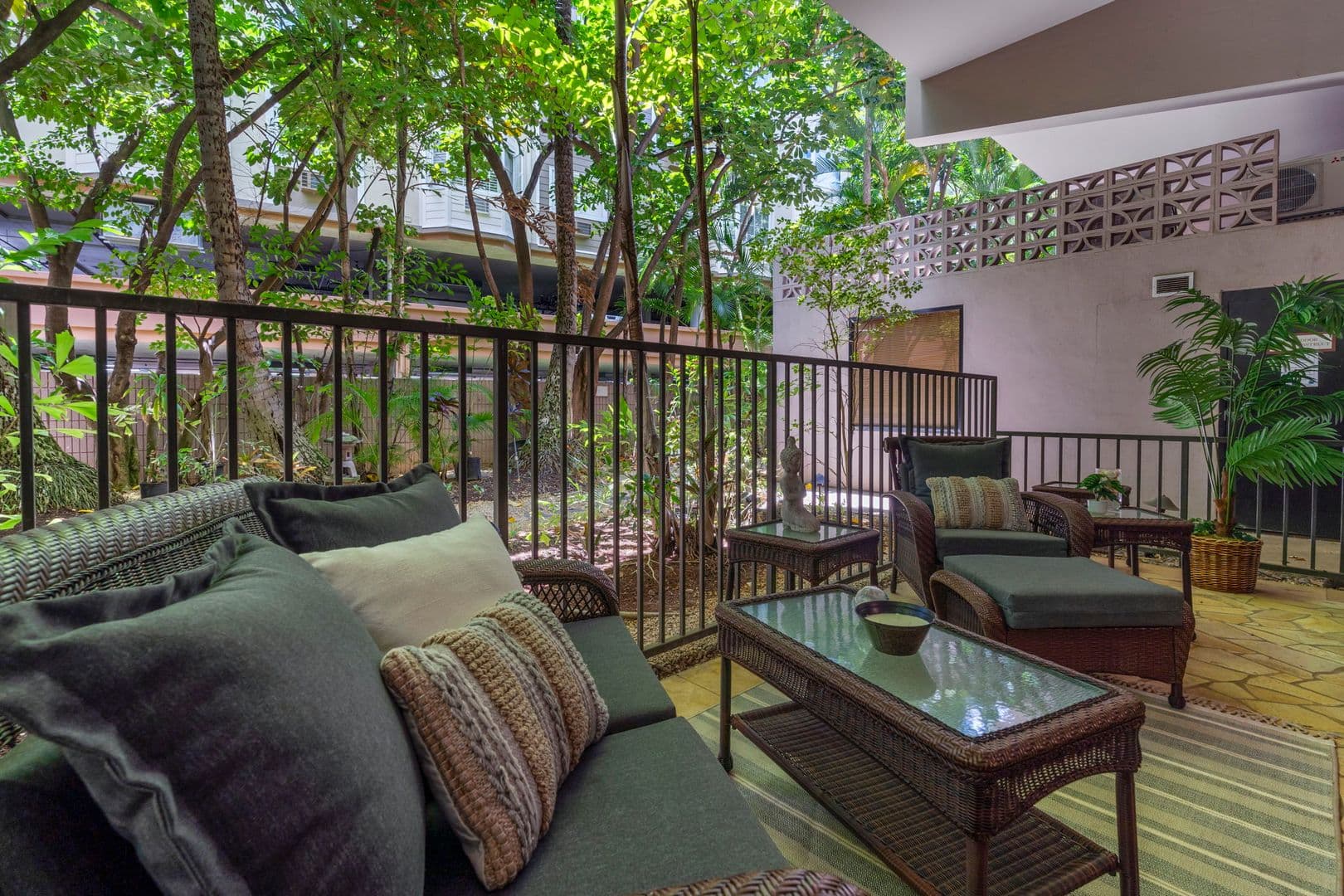 Honolulu Apartment: 343 Hobron Lane L103