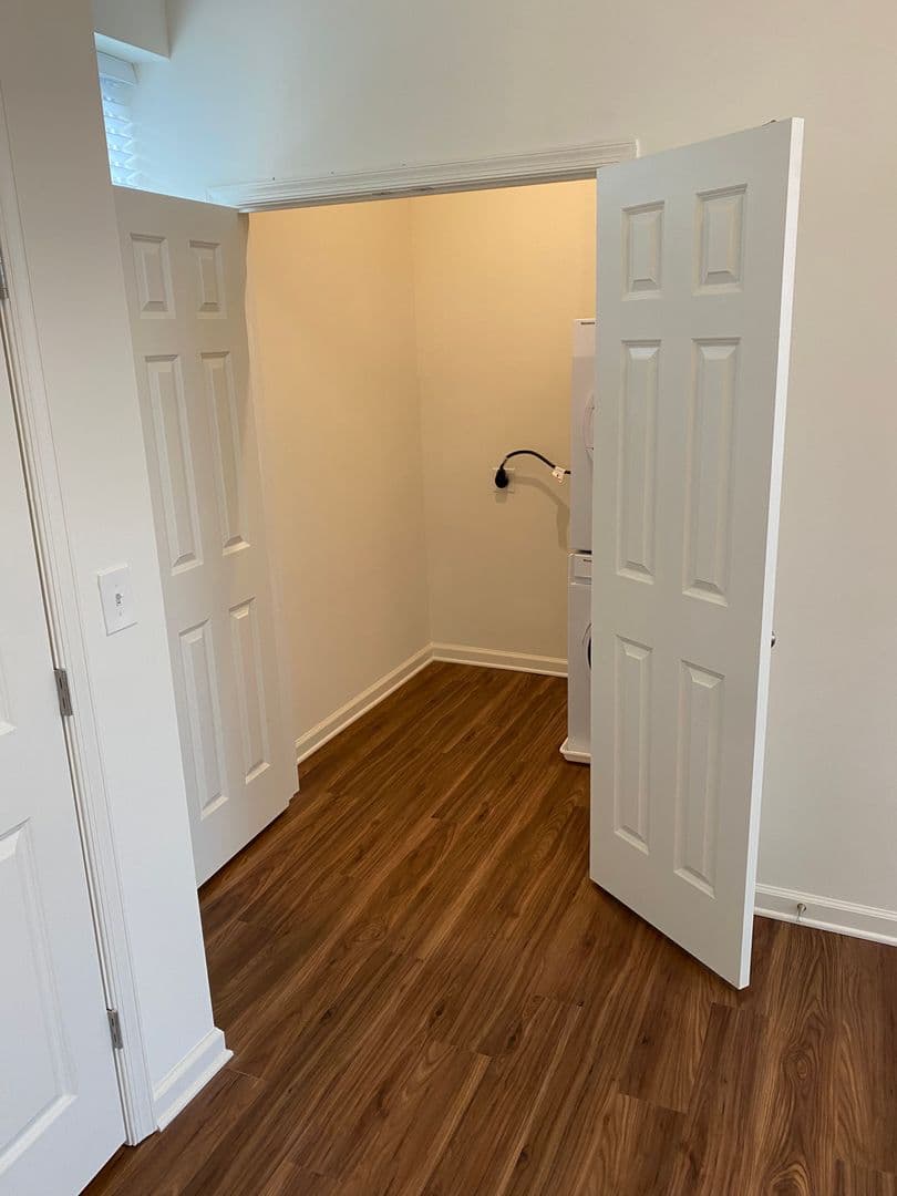 Washington Apartment: 1601 6th St. NW