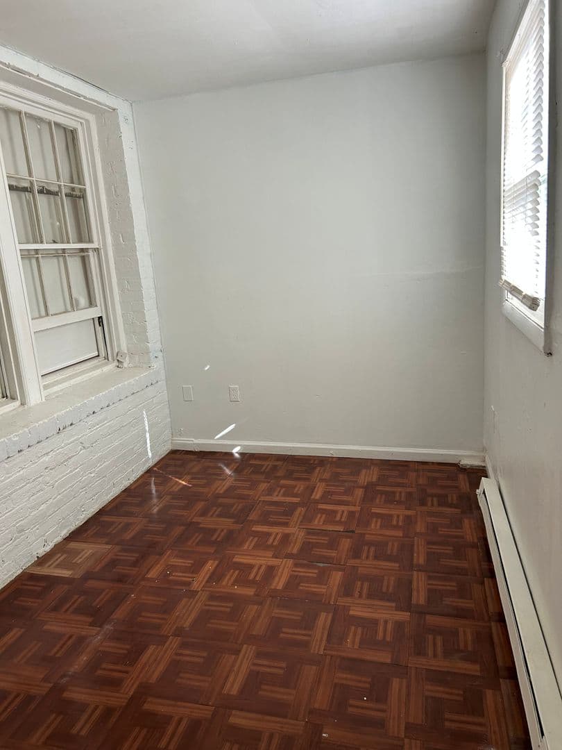 Washington Apartment: 1733 Minnesota Ave SE