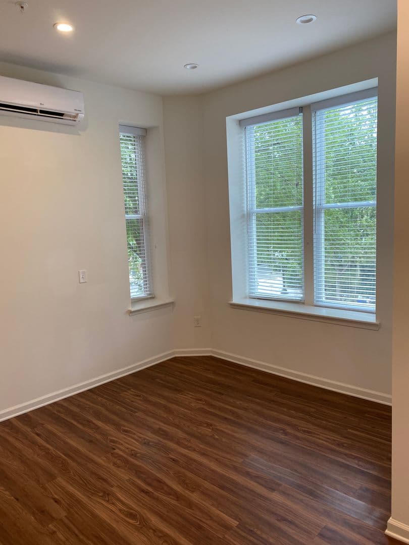 Washington Apartment: 1601 6th St. NW