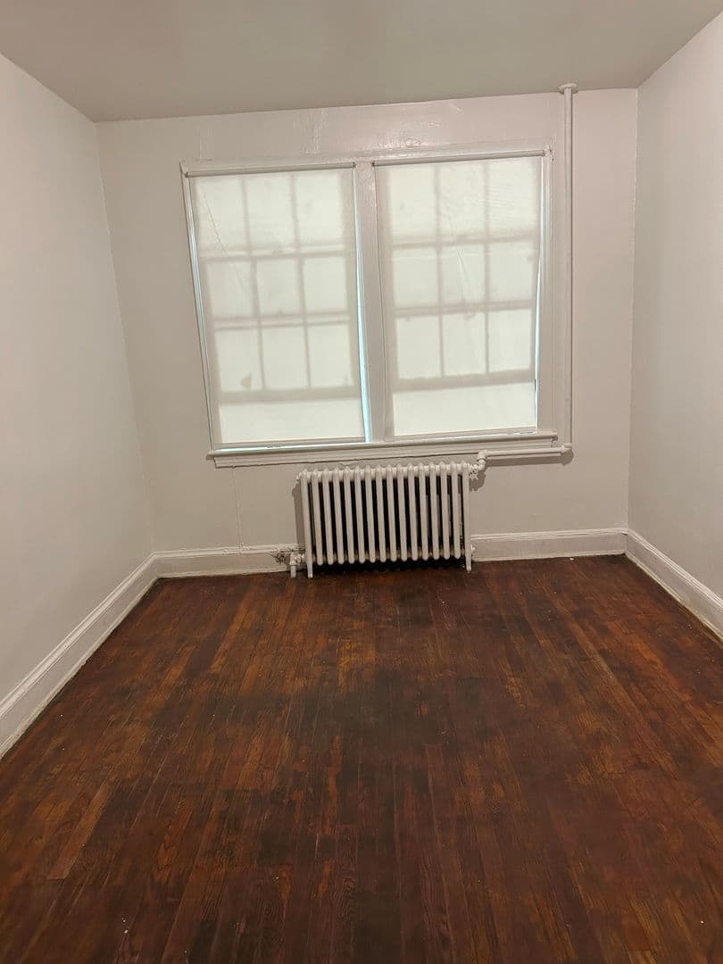 Washington Apartment: 1733 Minnesota Ave SE