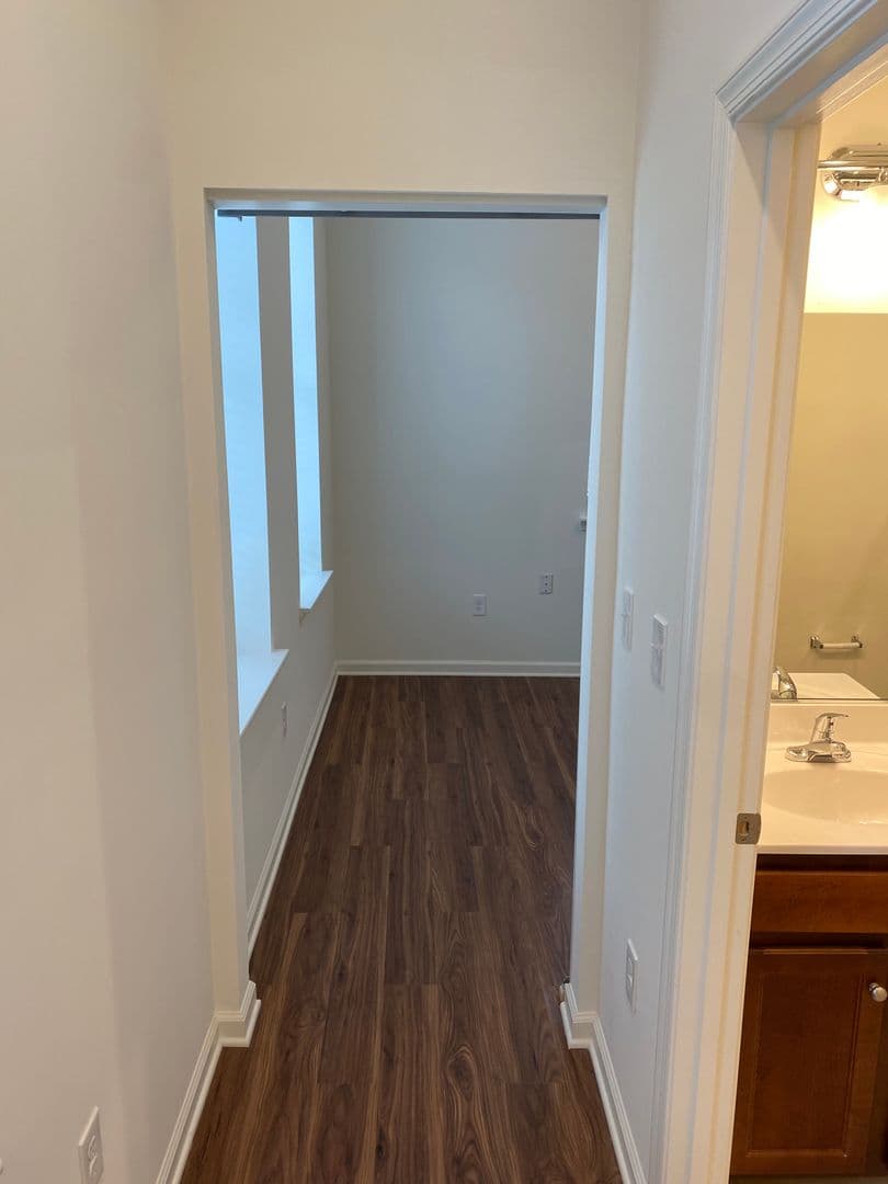 Washington Apartment: 1601 6th St. NW
