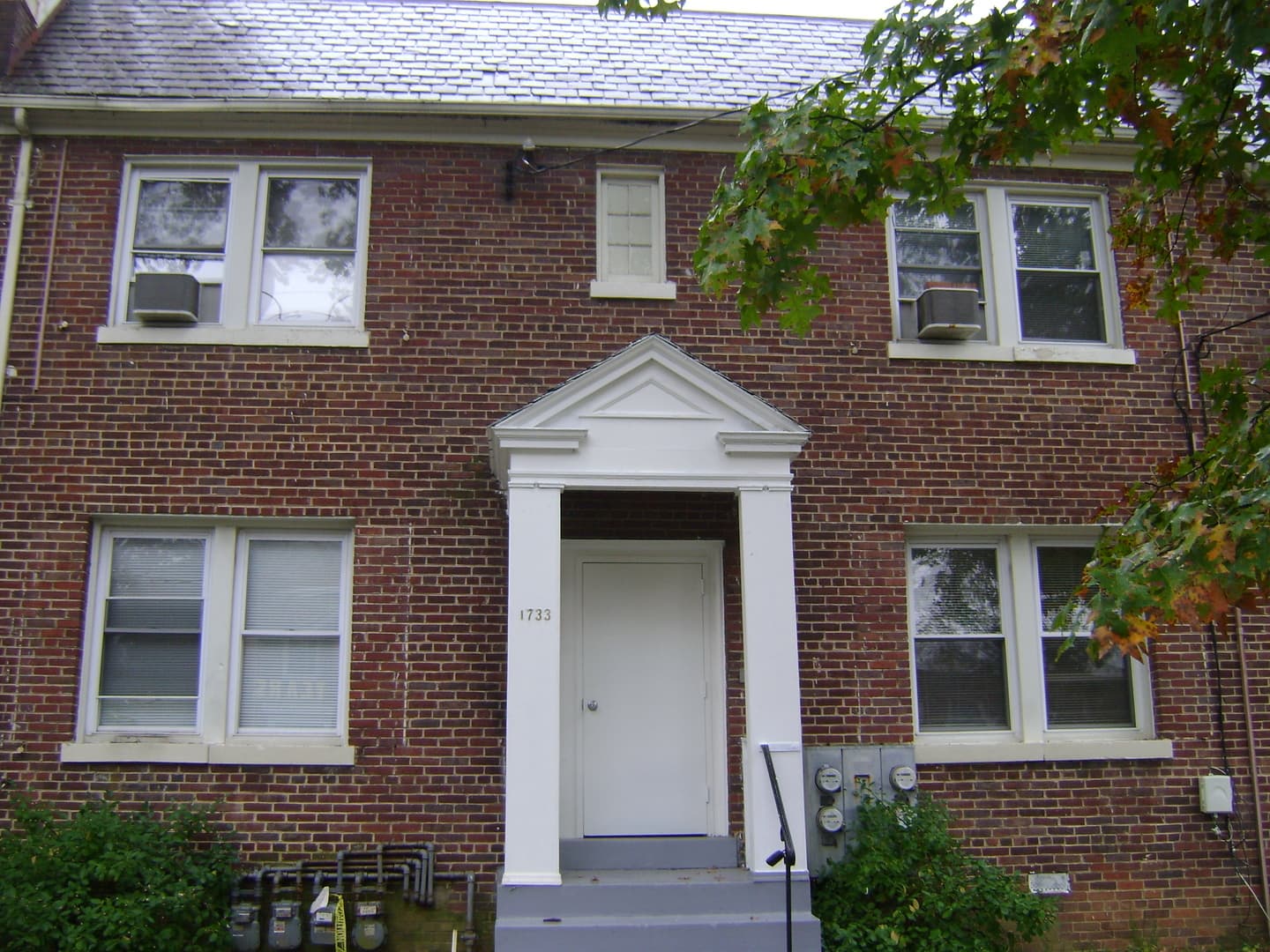 Washington Apartment: 1733 Minnesota Ave SE