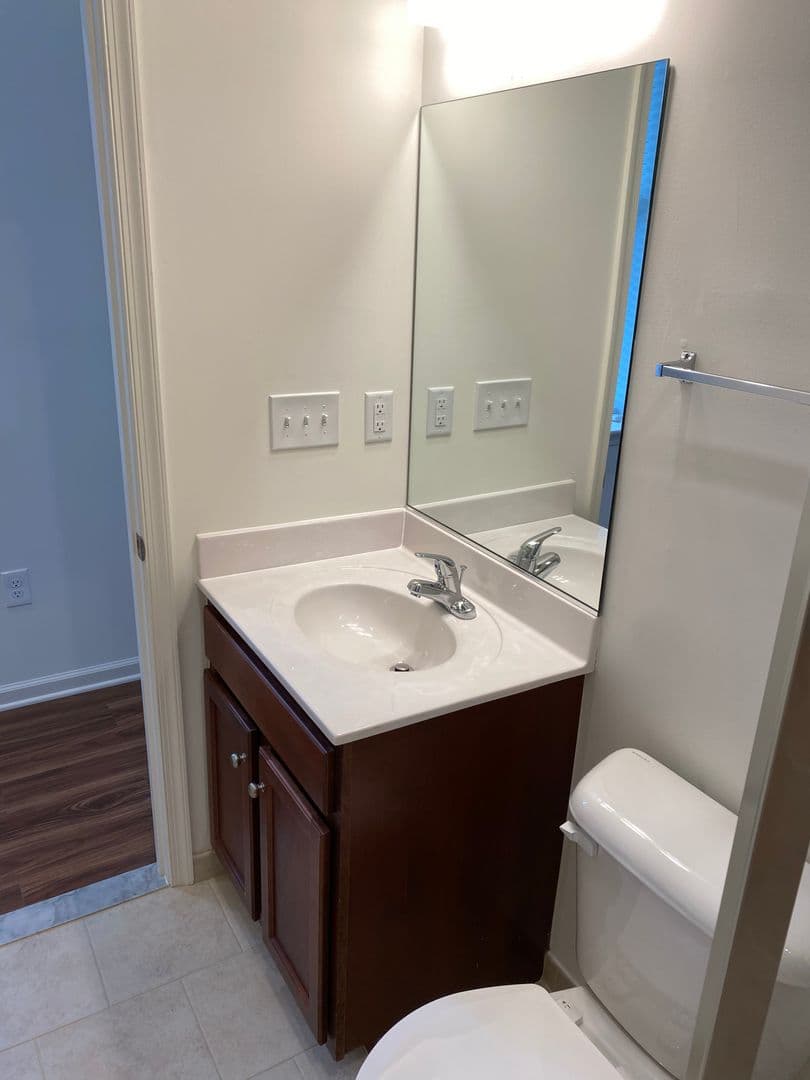 Washington Apartment: 1601 6th St. NW