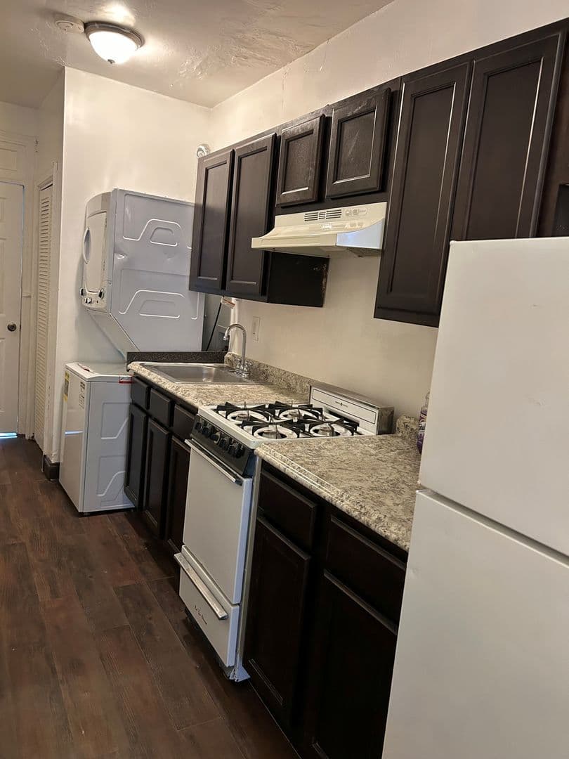 Washington Apartment: 1733 Minnesota Ave SE