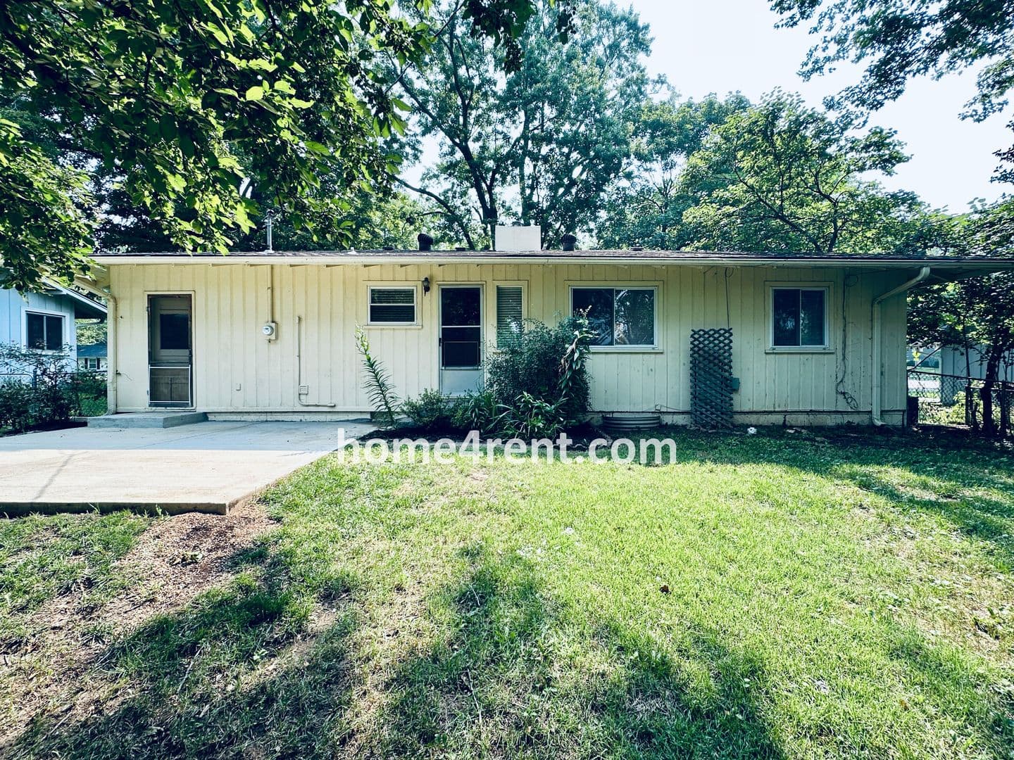 Prairie Village House: 7832 Rosewood Ln