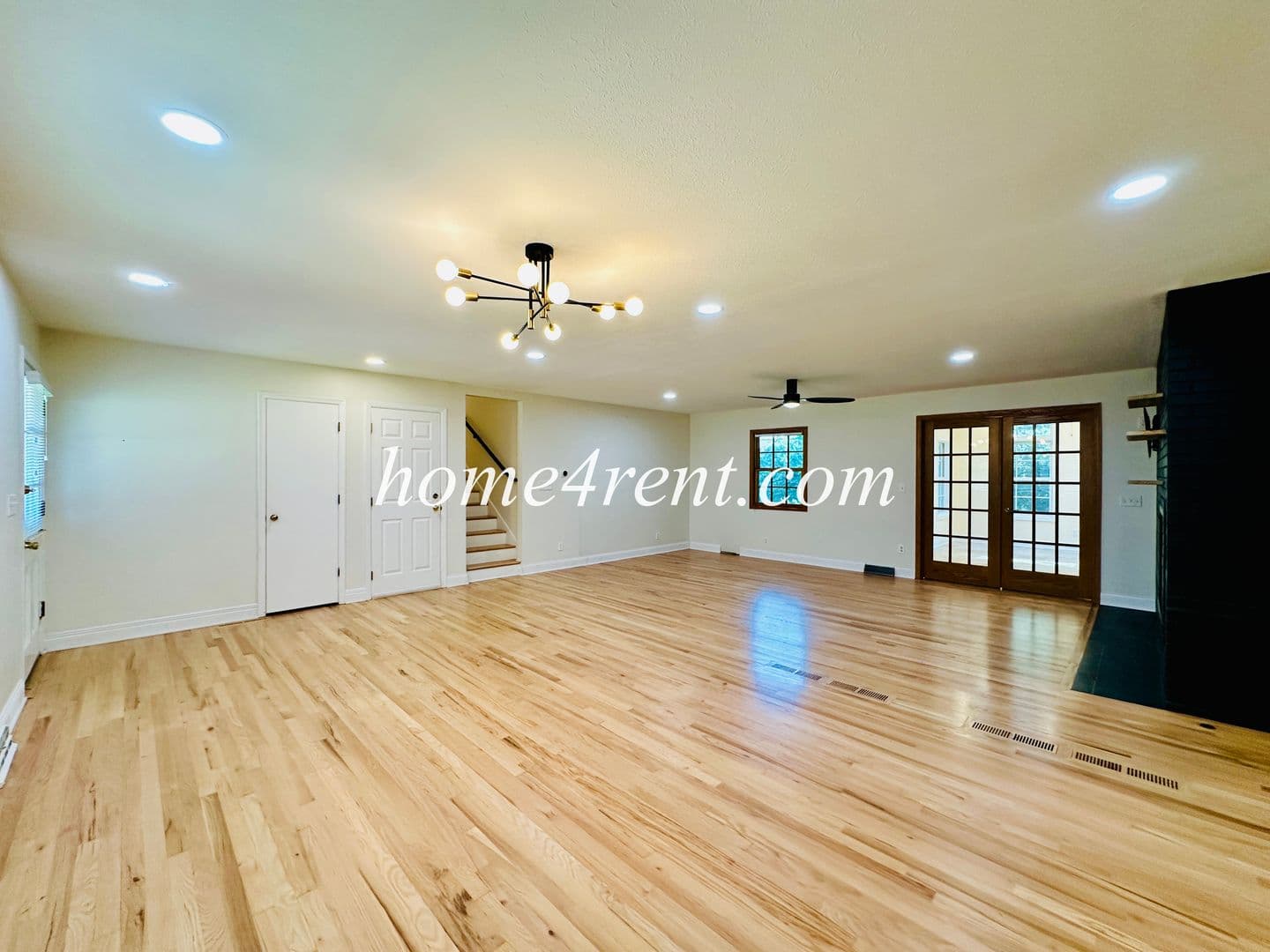 Kansas City House: 11131 Wornall Rd