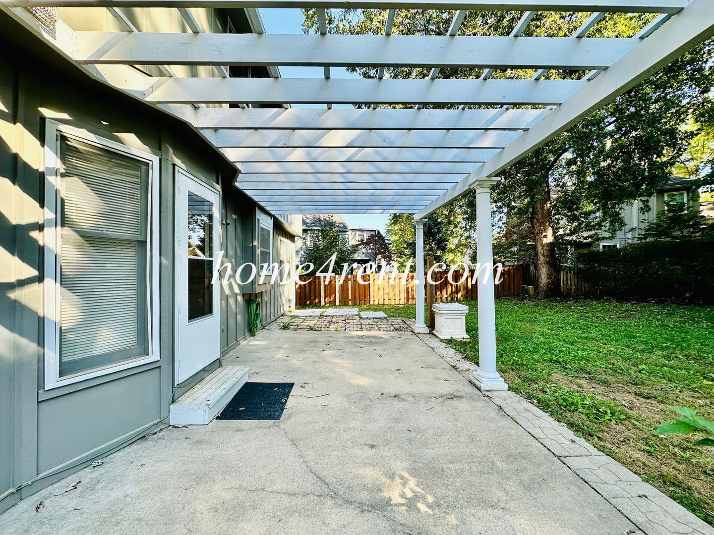 Lenexa House: 15125 W 84th St