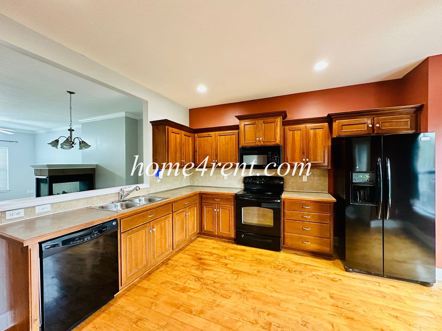 Olathe House: 11135 S Woodsonia Dr