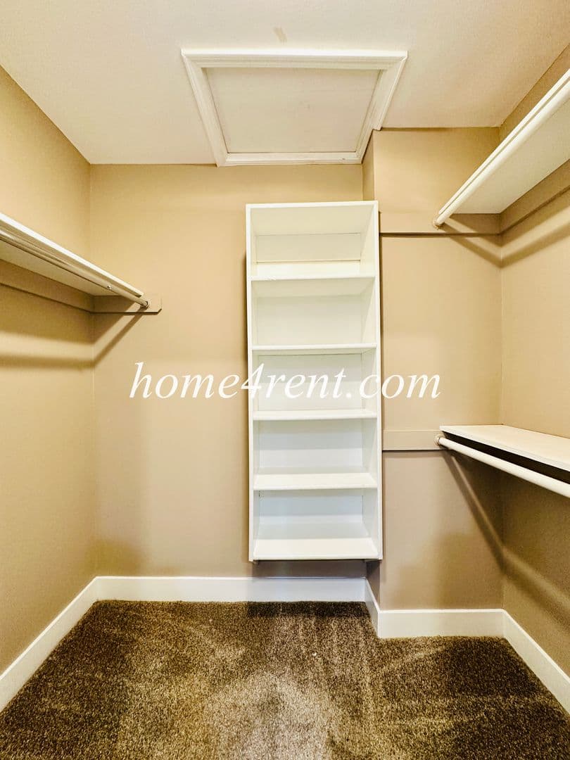 Lenexa House: 15125 W 84th St