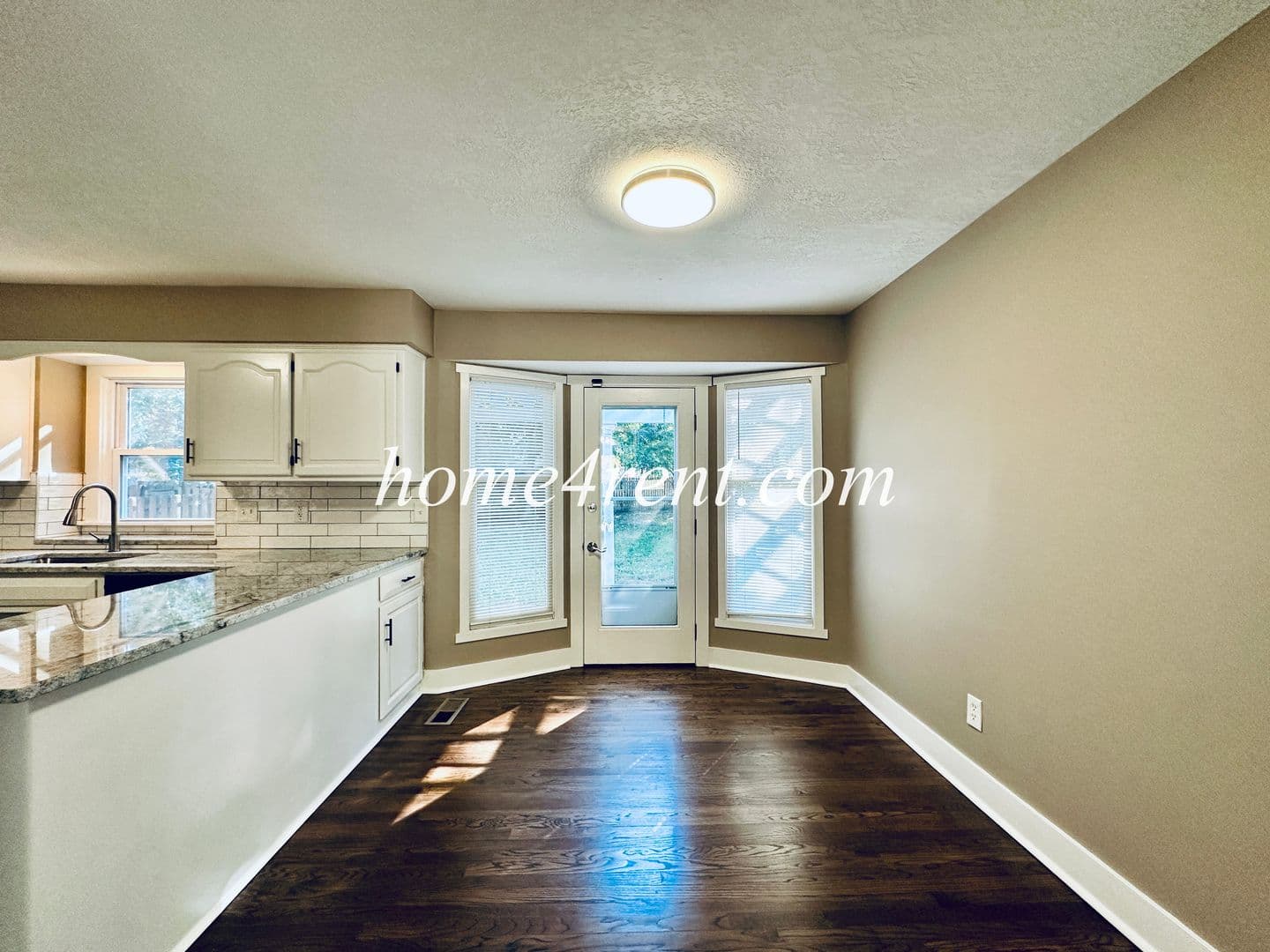 Lenexa House: 15125 W 84th St