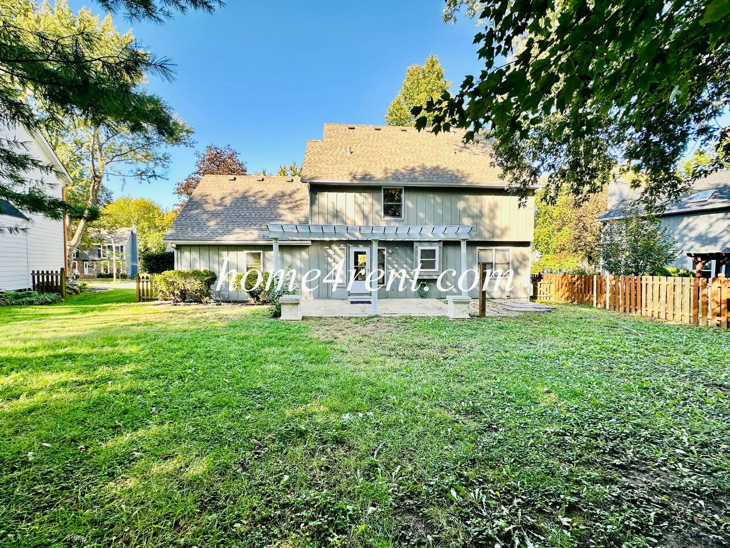 Lenexa House: 15125 W 84th St
