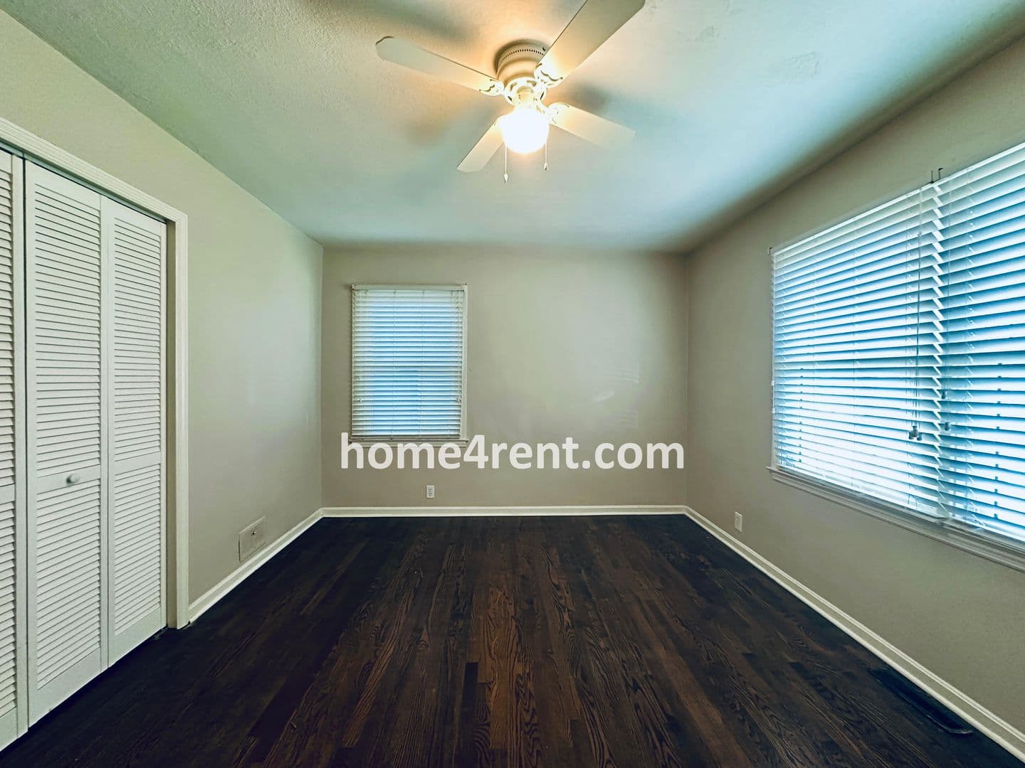 Olathe House: 804 S Weaver St