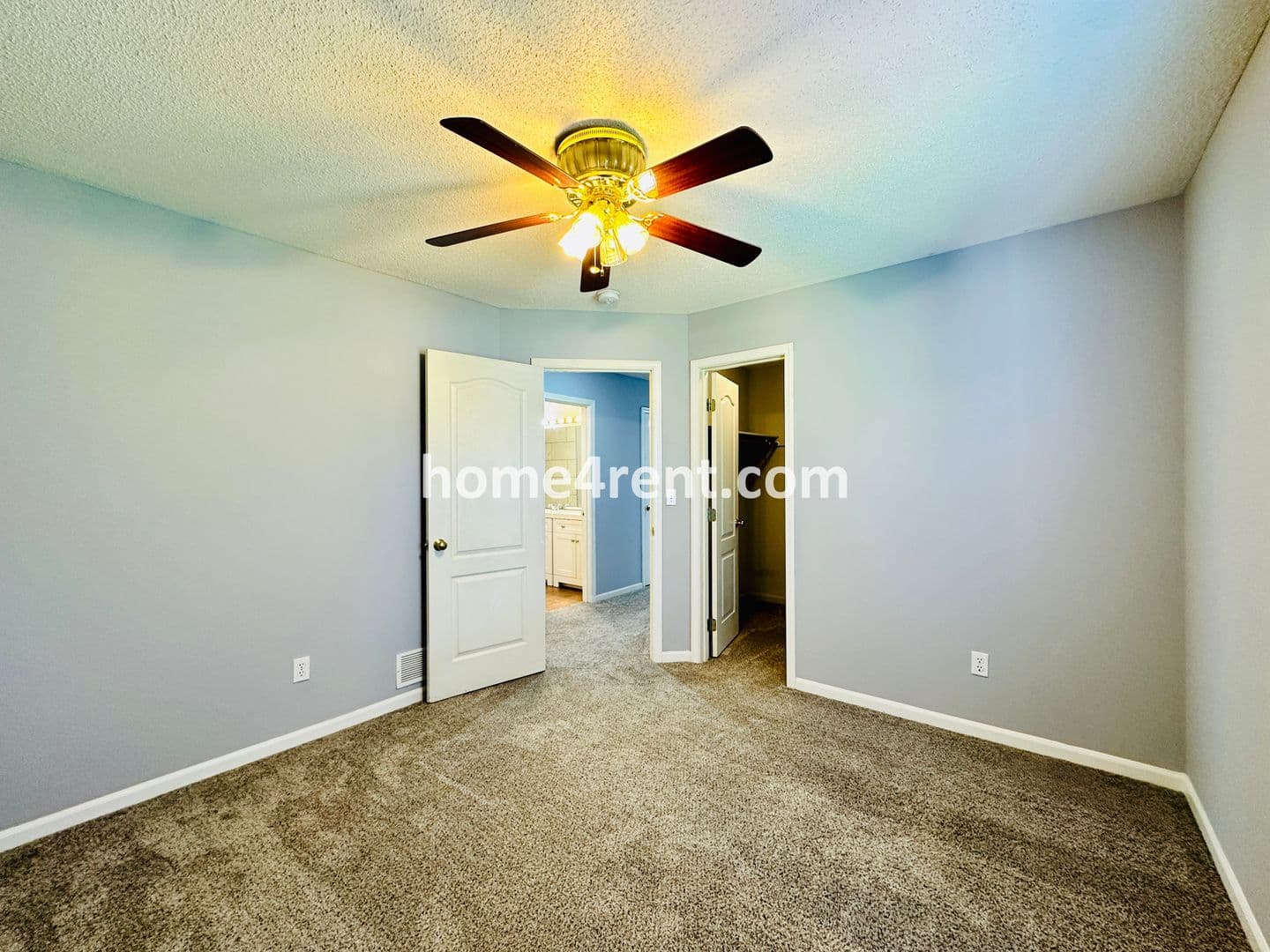 Overland Park House: 8102 W 144th Pl