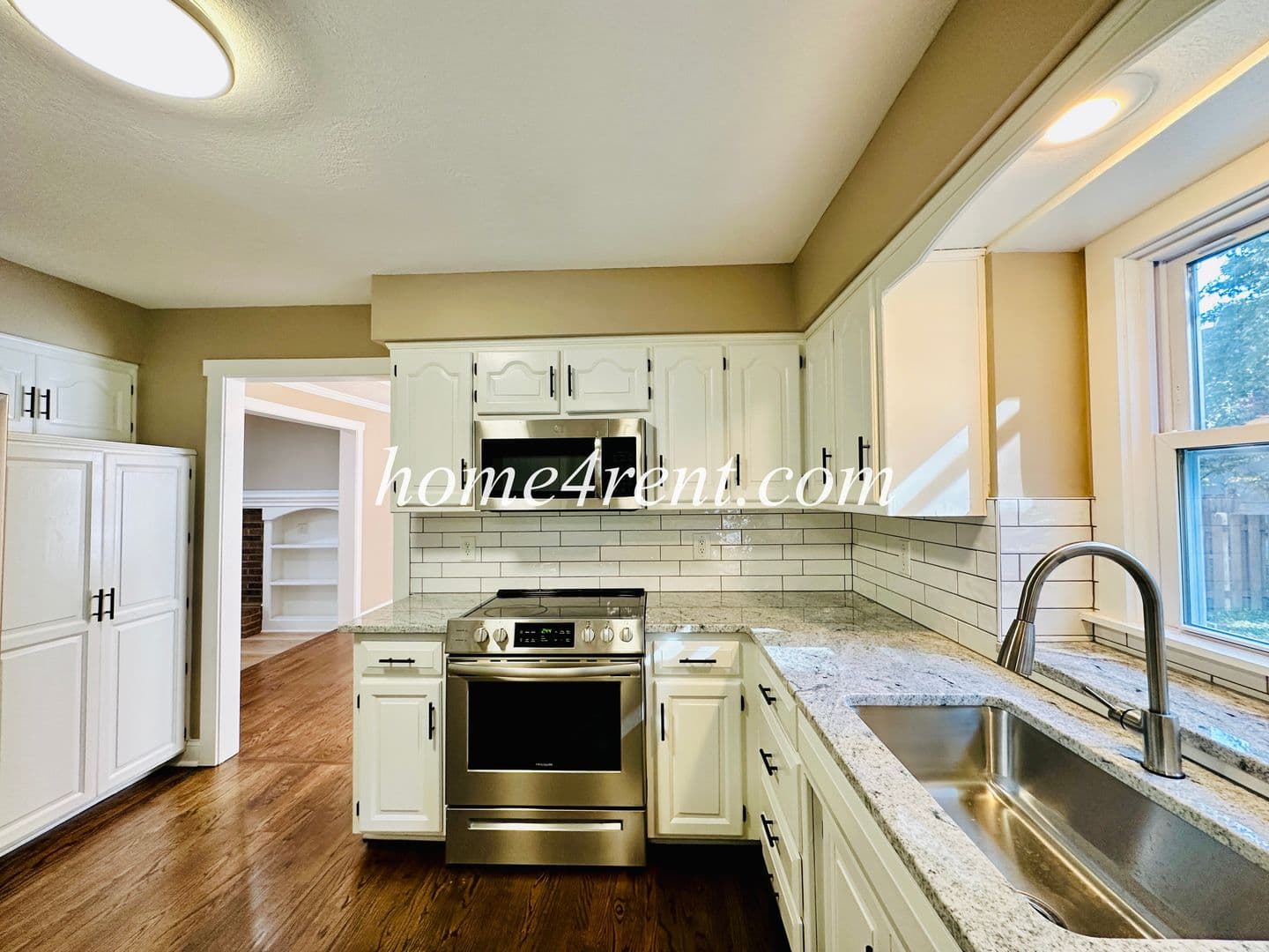 Lenexa House: 15125 W 84th St
