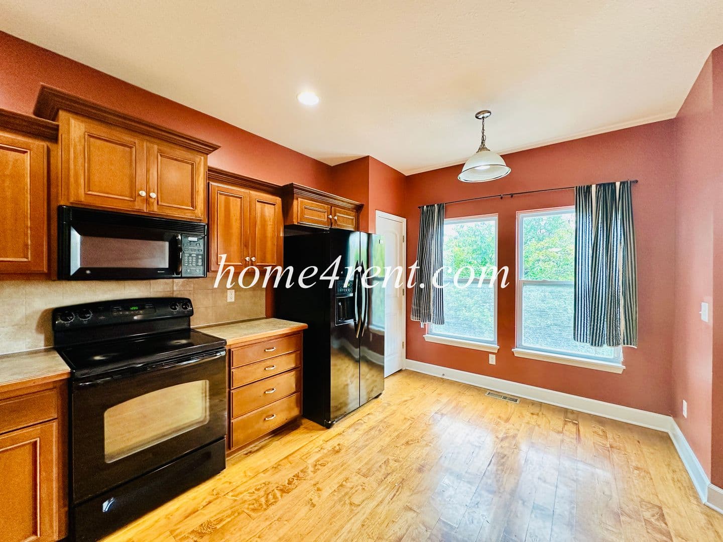Olathe House: 11135 S Woodsonia Dr