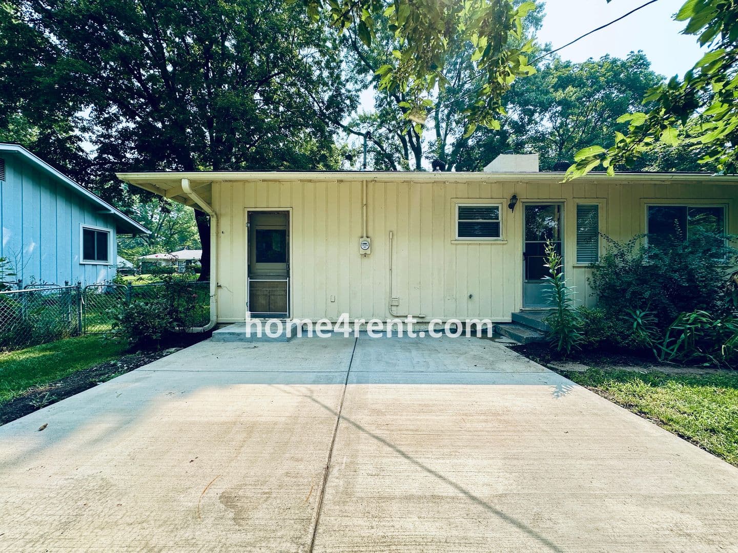 Prairie Village House: 7832 Rosewood Ln
