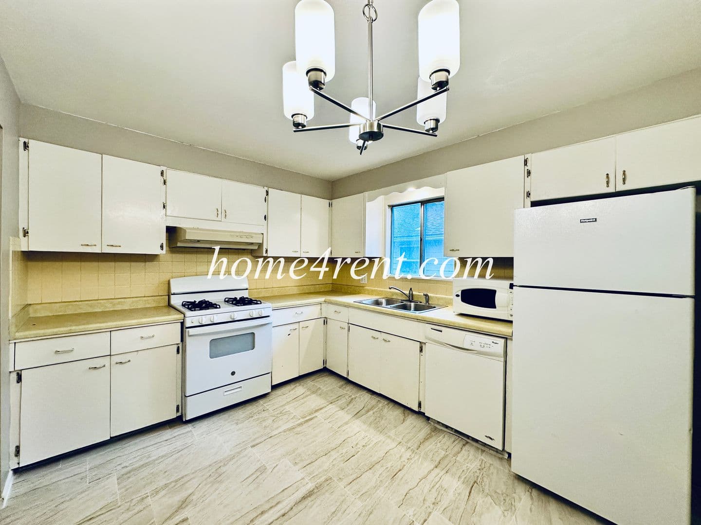 Kansas City House: 7831 Main St