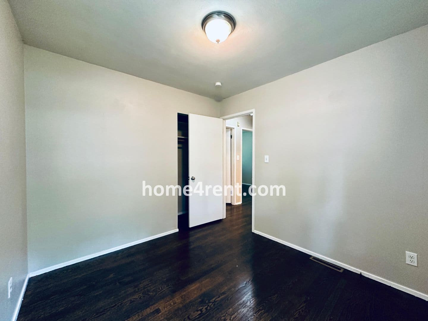 Prairie Village House: 7832 Rosewood Ln