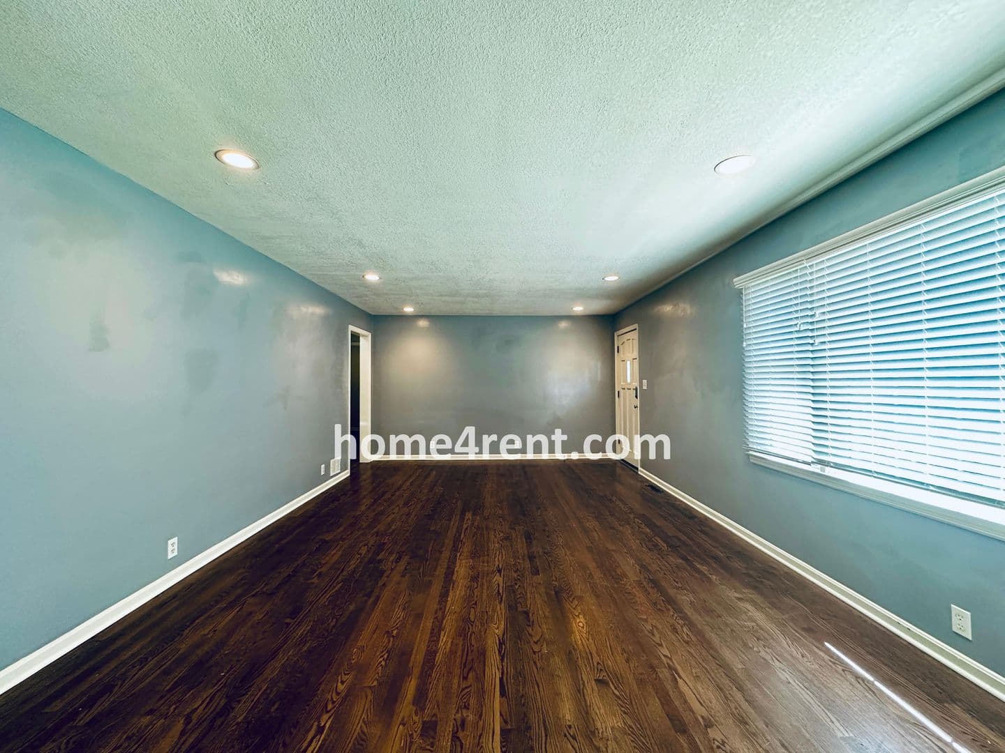 Olathe House: 804 S Weaver St