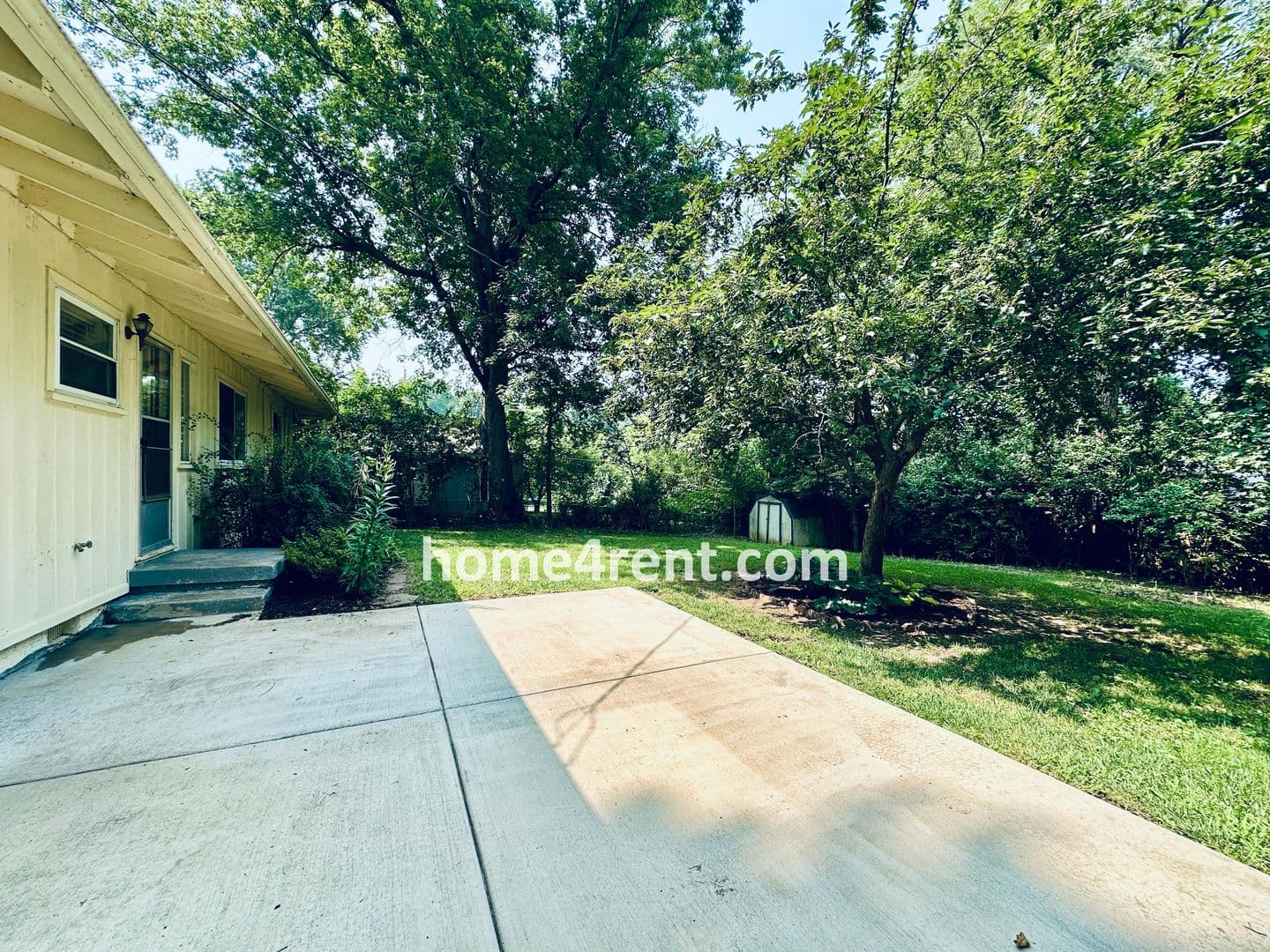 Prairie Village House: 7832 Rosewood Ln