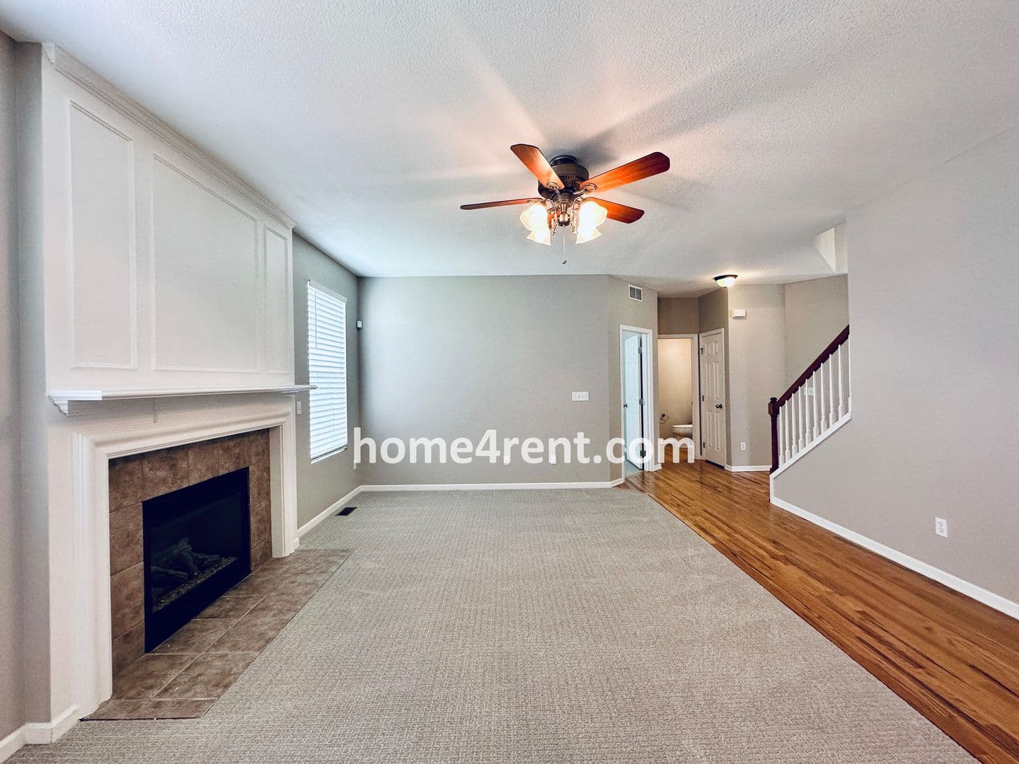 Lenexa House: 8719 Dunraven St