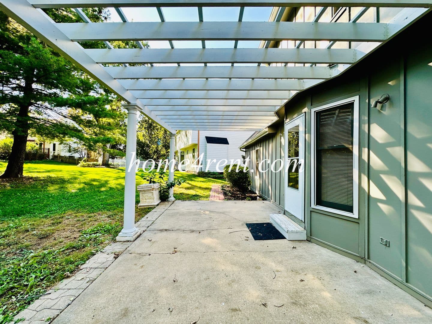 Lenexa House: 15125 W 84th St