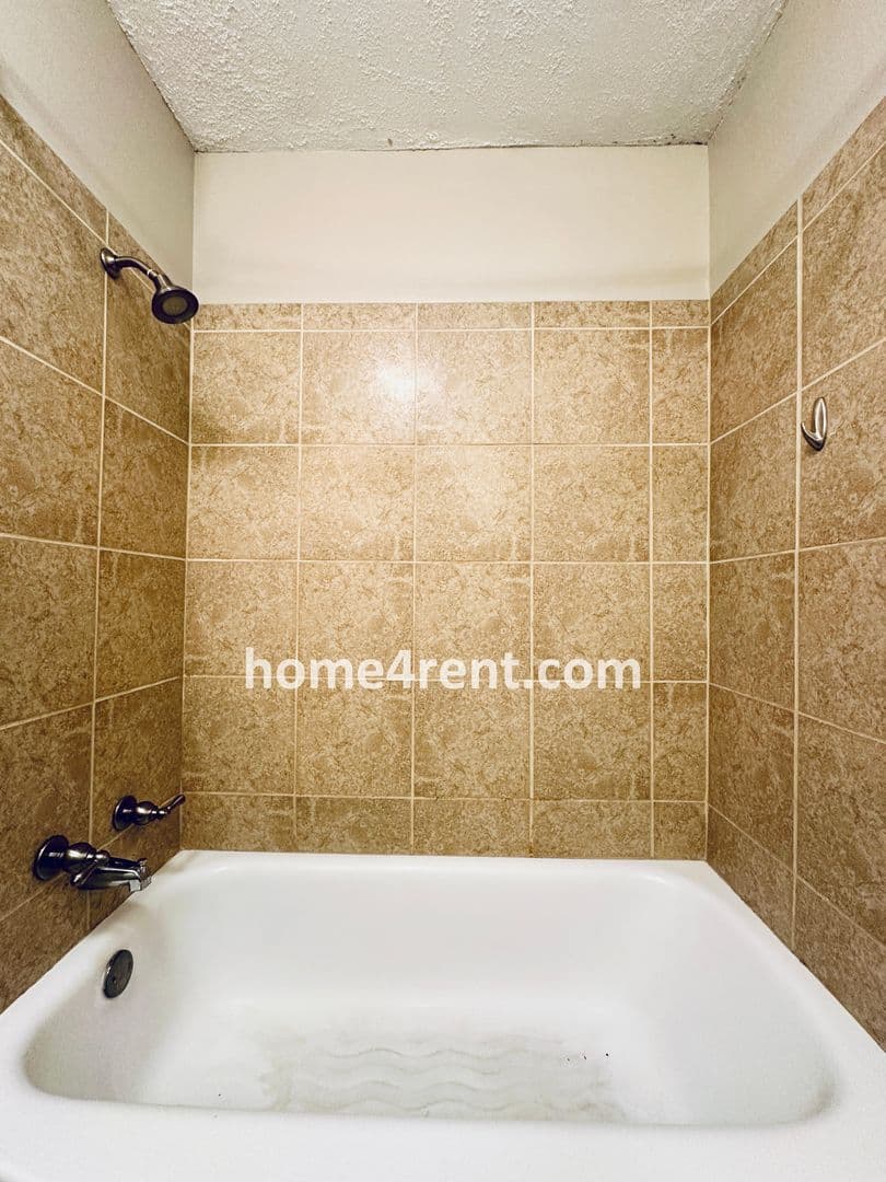 Prairie Village House: 7832 Rosewood Ln