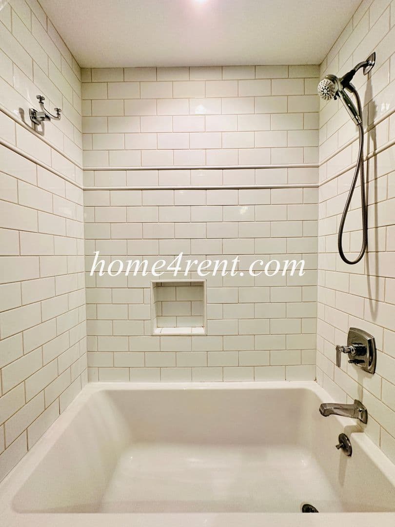Kansas City House: 11131 Wornall Rd
