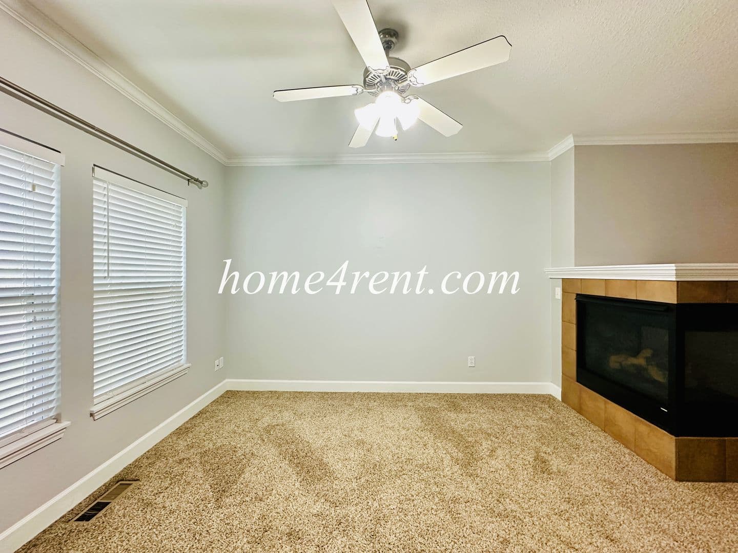 Olathe House: 11135 S Woodsonia Dr