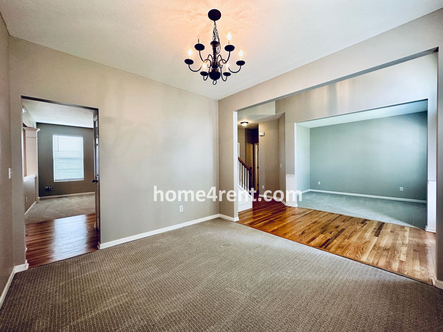 Lenexa House: 8719 Dunraven St
