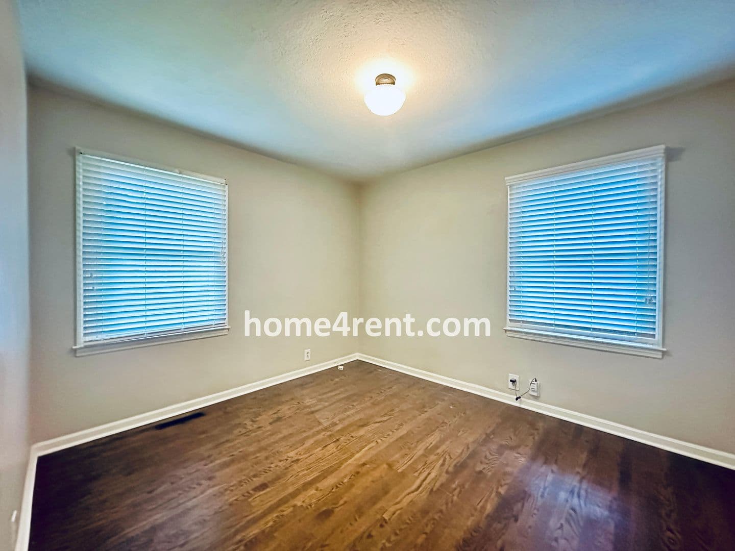 Olathe House: 804 S Weaver St