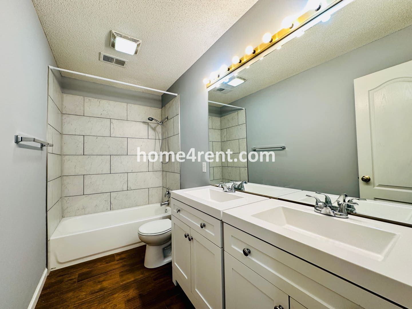 Overland Park House: 8102 W 144th Pl