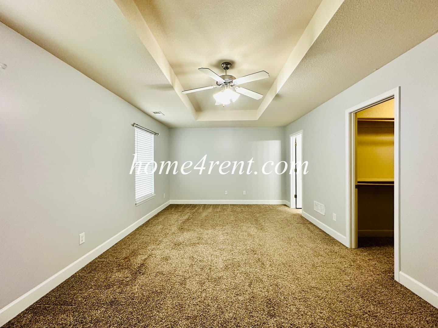 Olathe House: 11135 S Woodsonia Dr