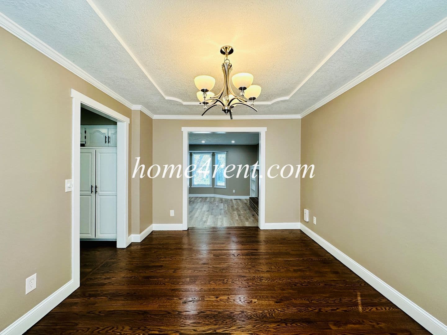 Lenexa House: 15125 W 84th St