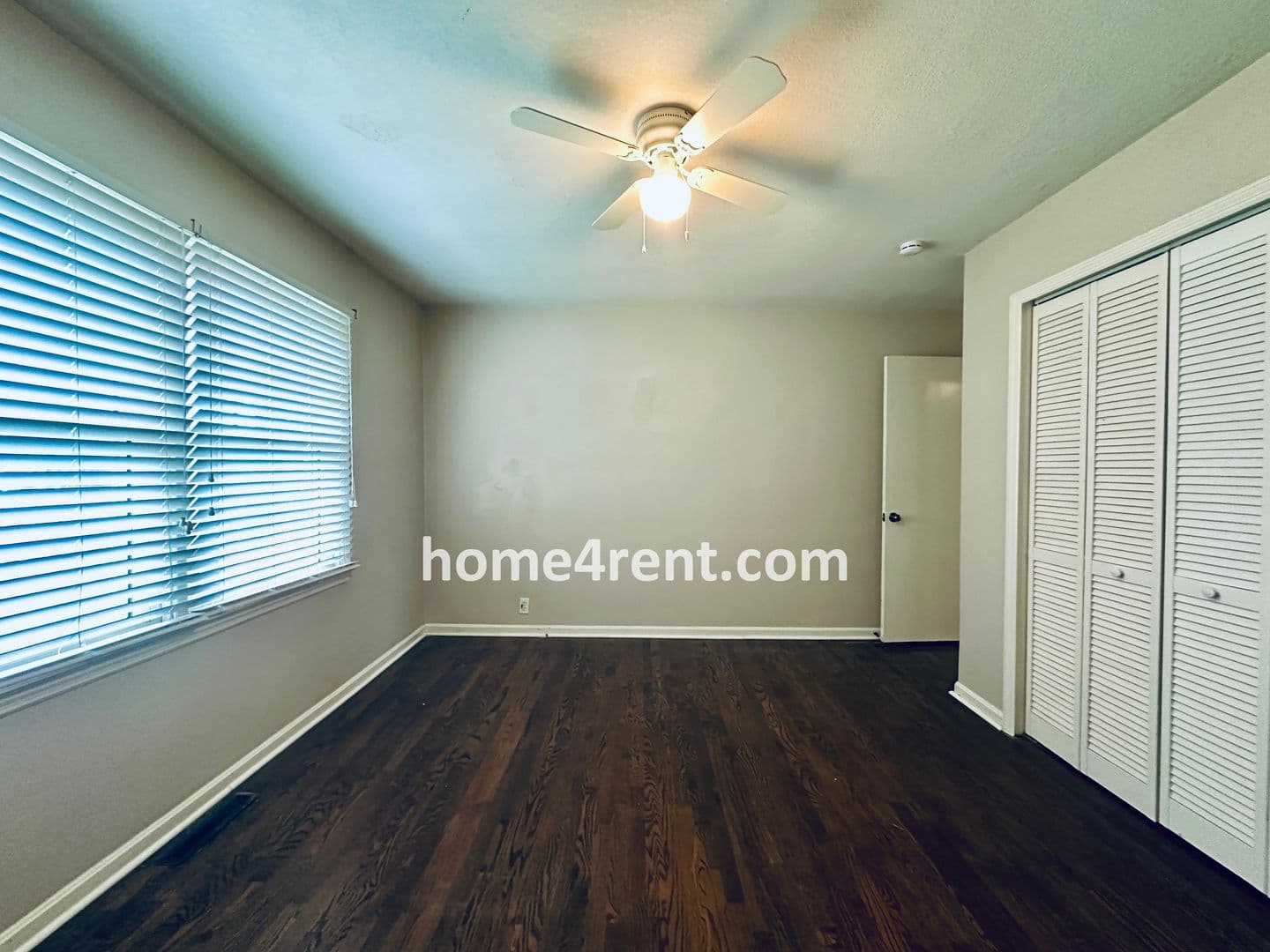 Olathe House: 804 S Weaver St