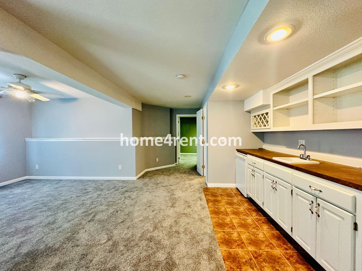 Overland Park House: 8102 W 144th Pl