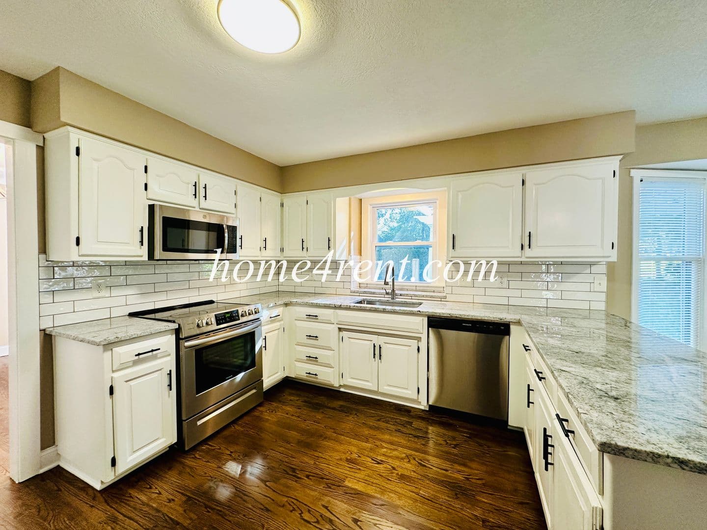Lenexa House: 15125 W 84th St