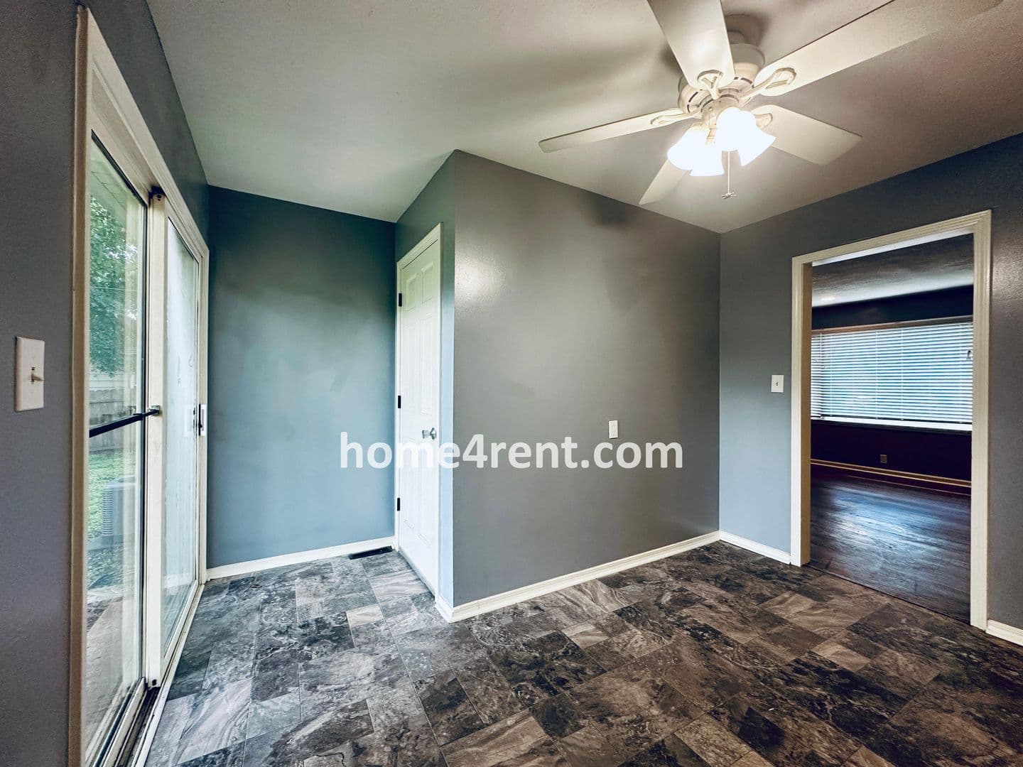 Olathe House: 804 S Weaver St