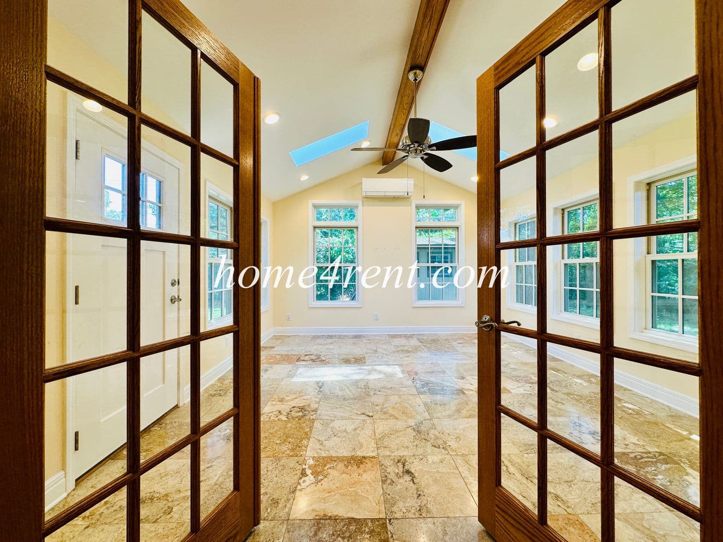Kansas City House: 11131 Wornall Rd