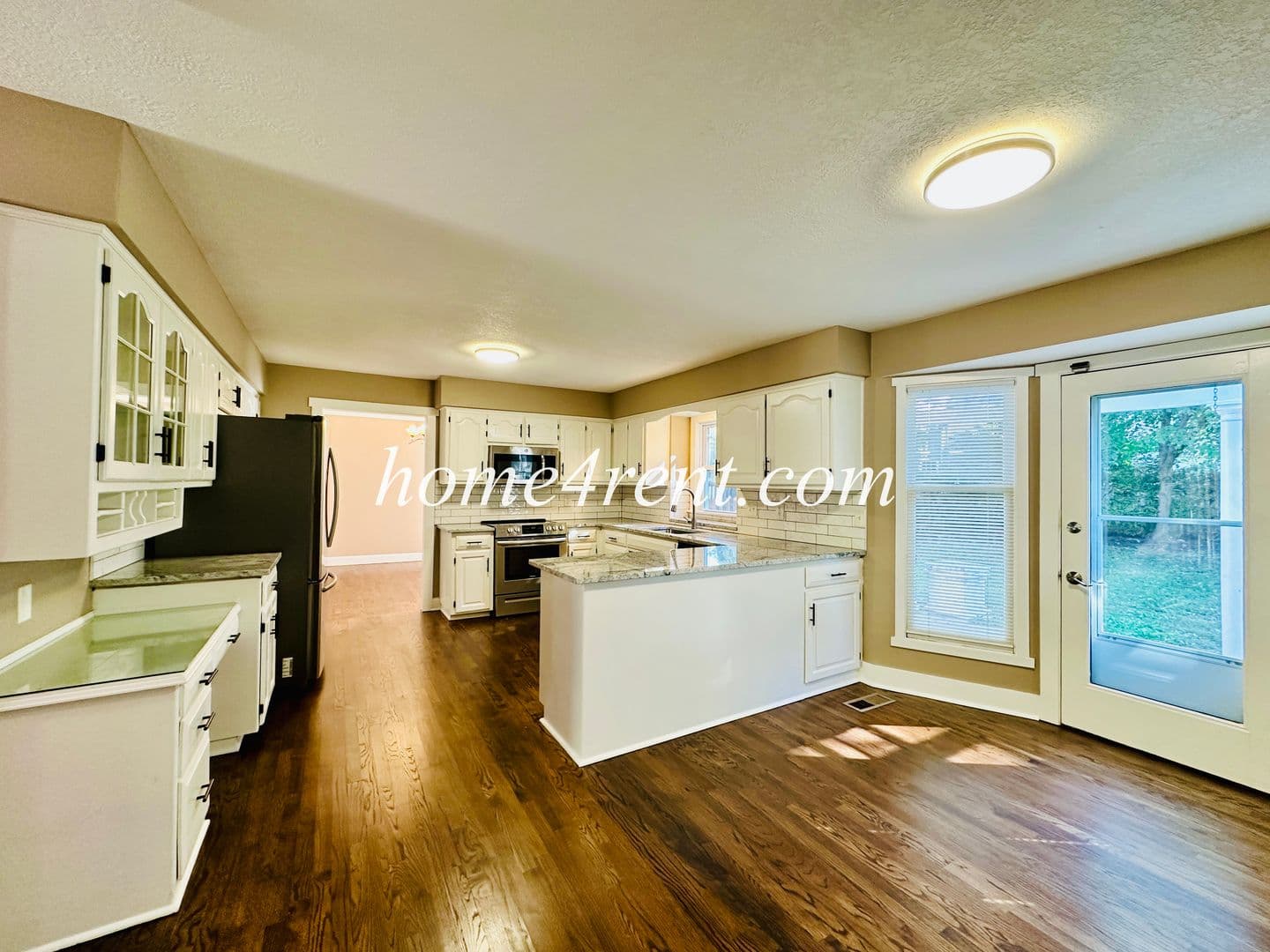 Lenexa House: 15125 W 84th St