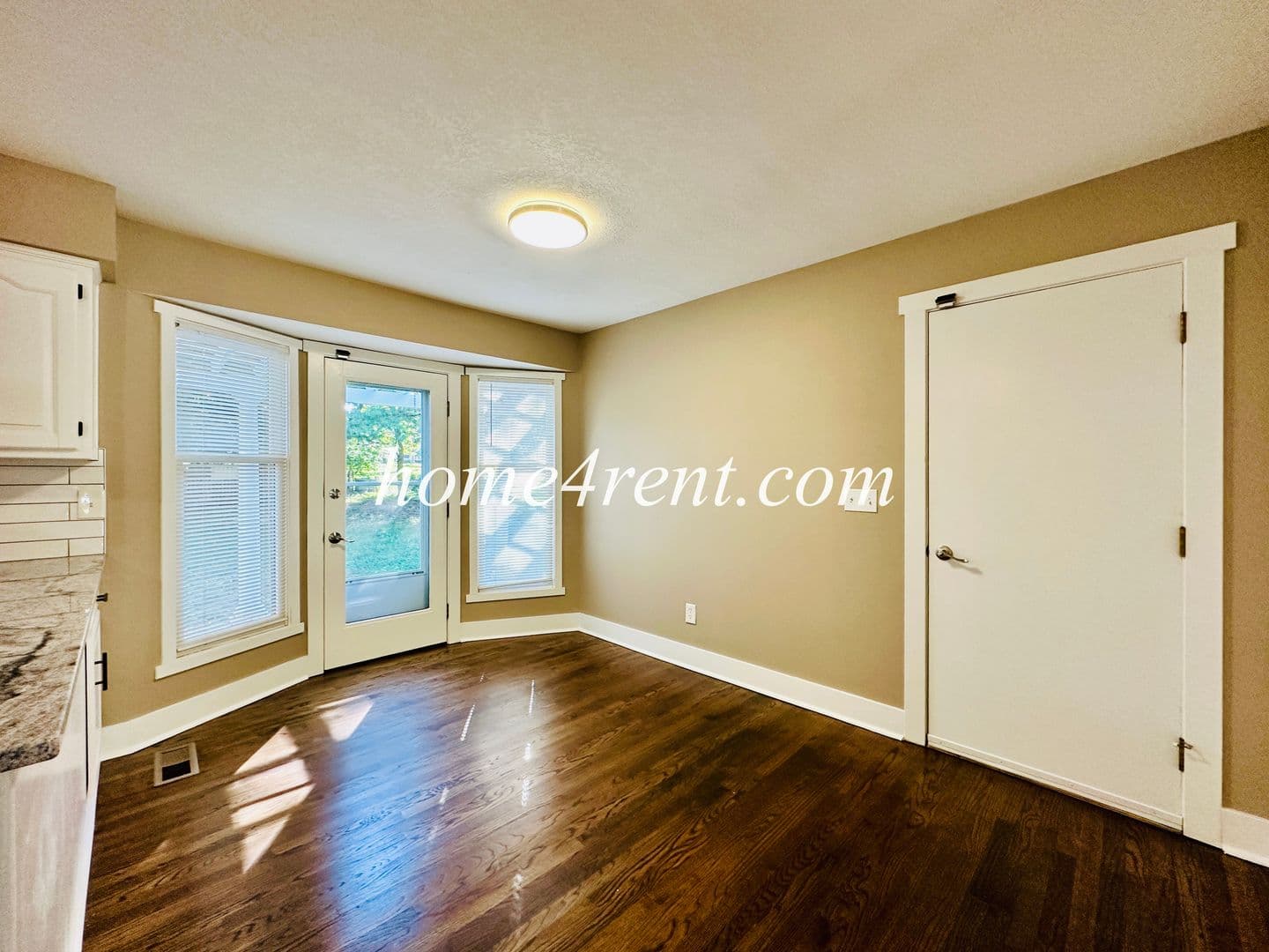 Lenexa House: 15125 W 84th St